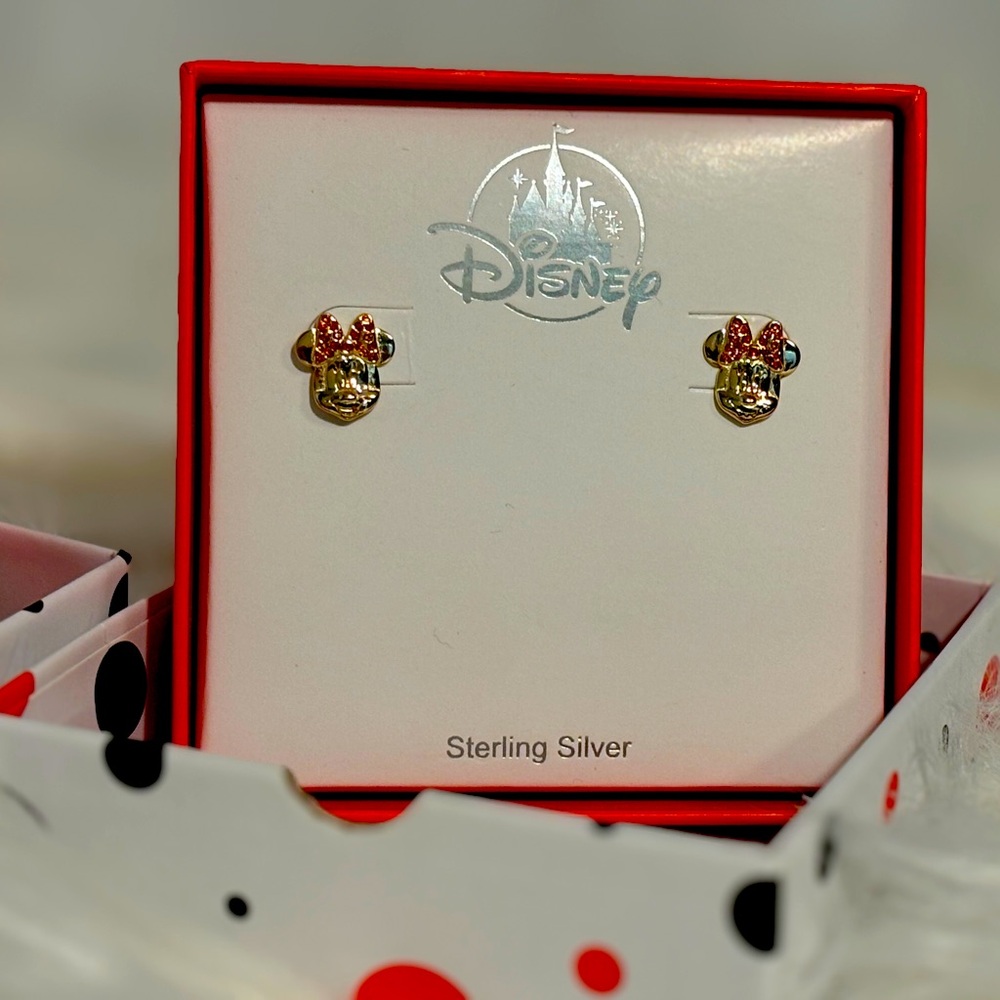 NWT Authentic Disney Minnie Mouse Gold tone earrings with pink crystal bow